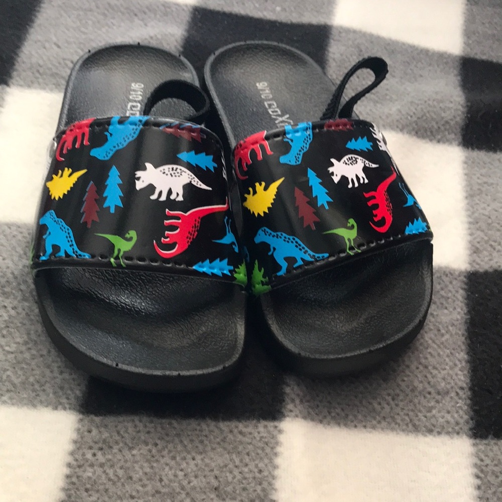 New dinosaur toddler sandals 9/10